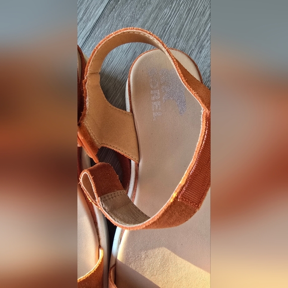 Sorel Canyon Gold Suede Cameron Sandal – Women’s 8, Velcro Platform - Picture 5 of 12